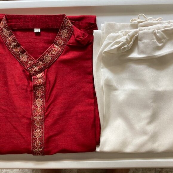 Red and cream embroidered Khameez and churidar set - Picture 2 of 2